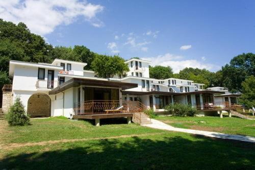 Rusalka Holiday Village Kamen Bryag Εξωτερικό φωτογραφία